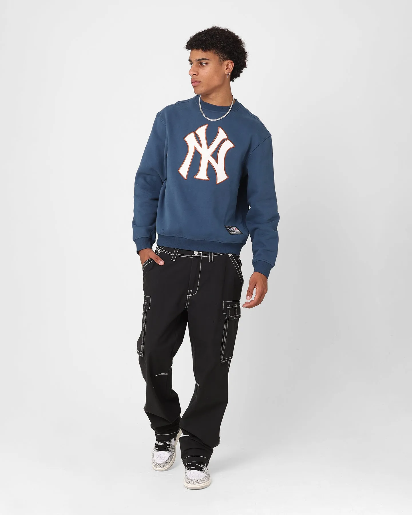 Majestic Athletic New York Yankees Logo Applique Crewneck French Navy