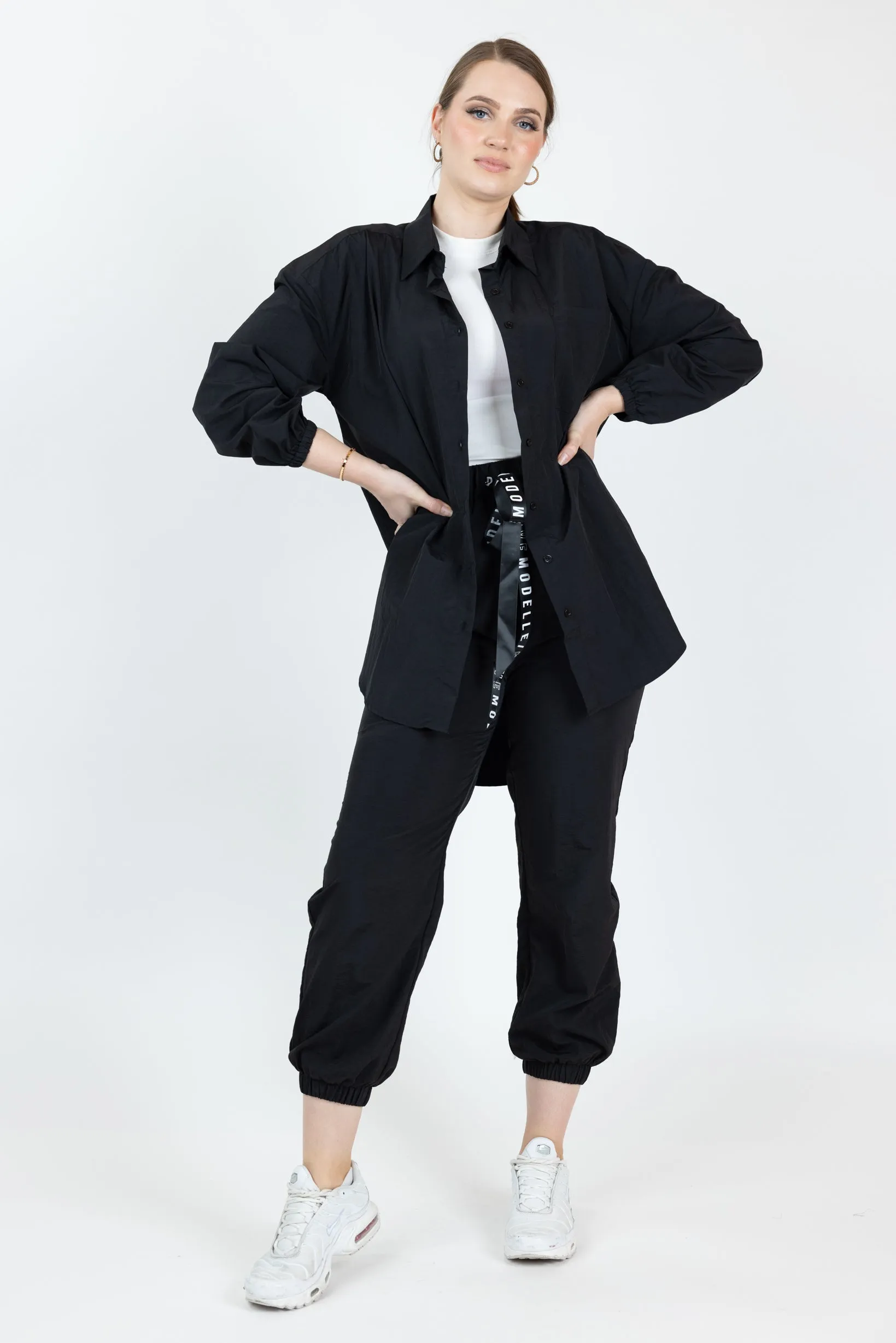 Modelle/Move Parachute Pants