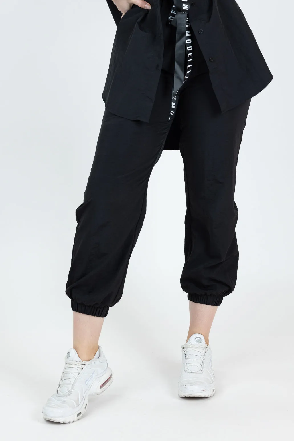 Modelle/Move Parachute Pants