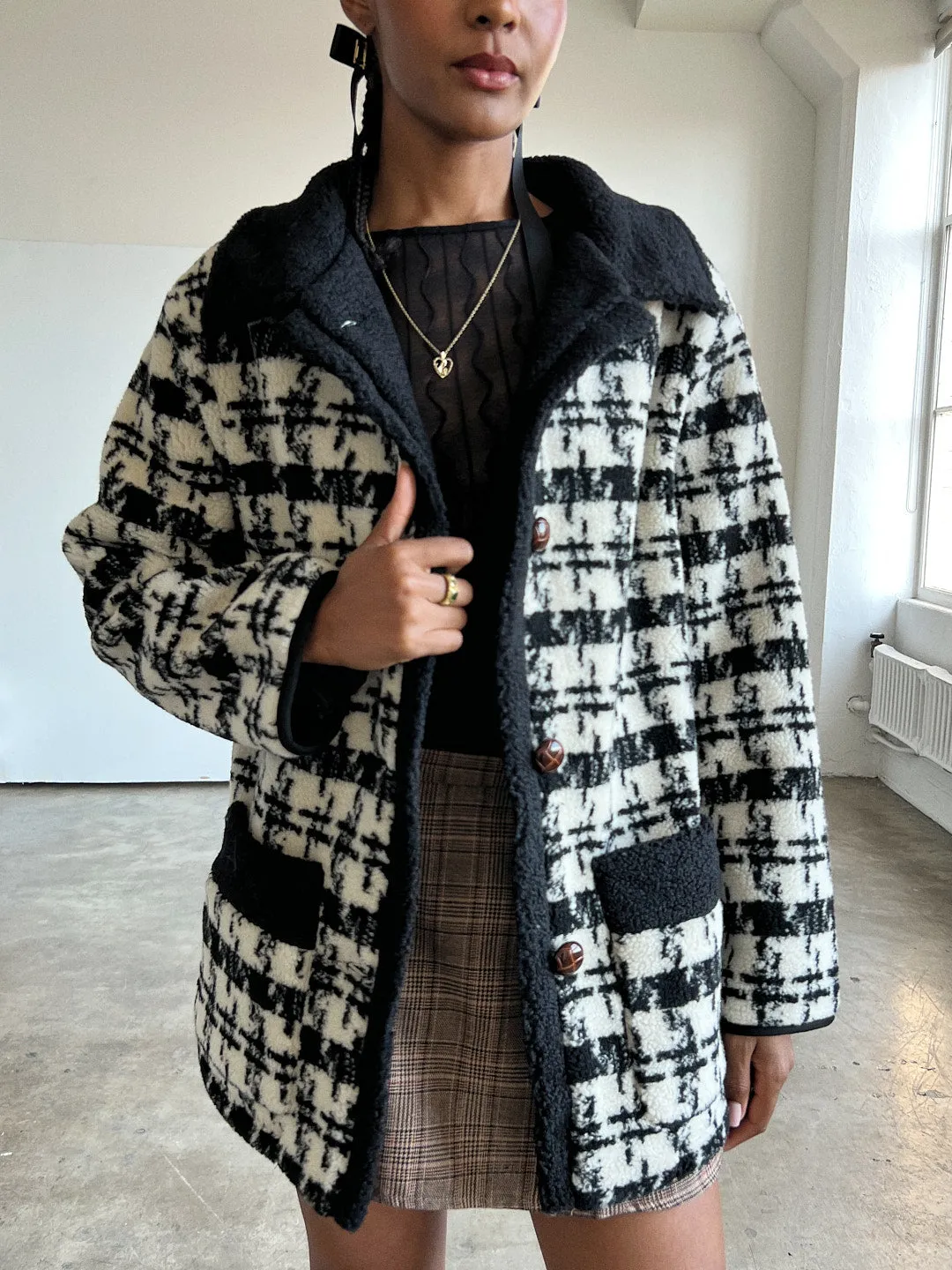 Monique Sherpa Jacket - Black Houndstooth