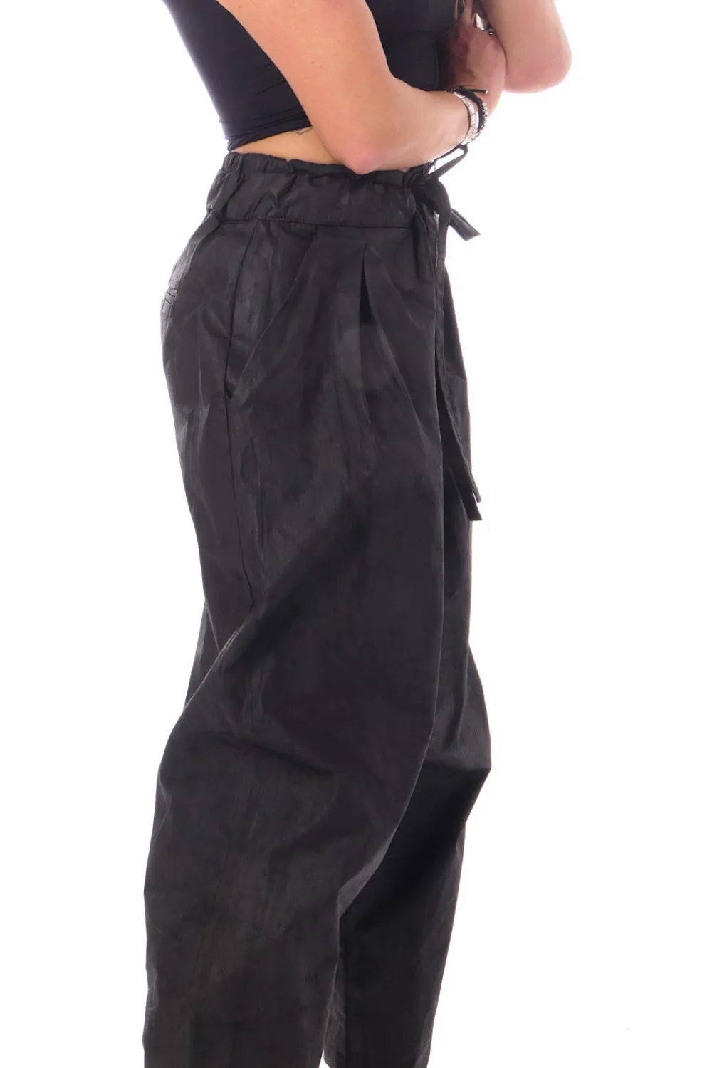 PLEATED PANTS LEATHER FINISH