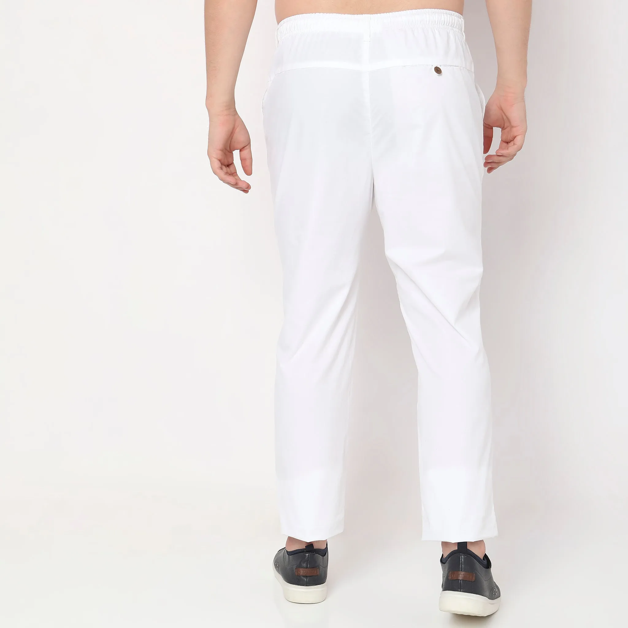 Relaxed Fit Solid Mid Rise Chinos