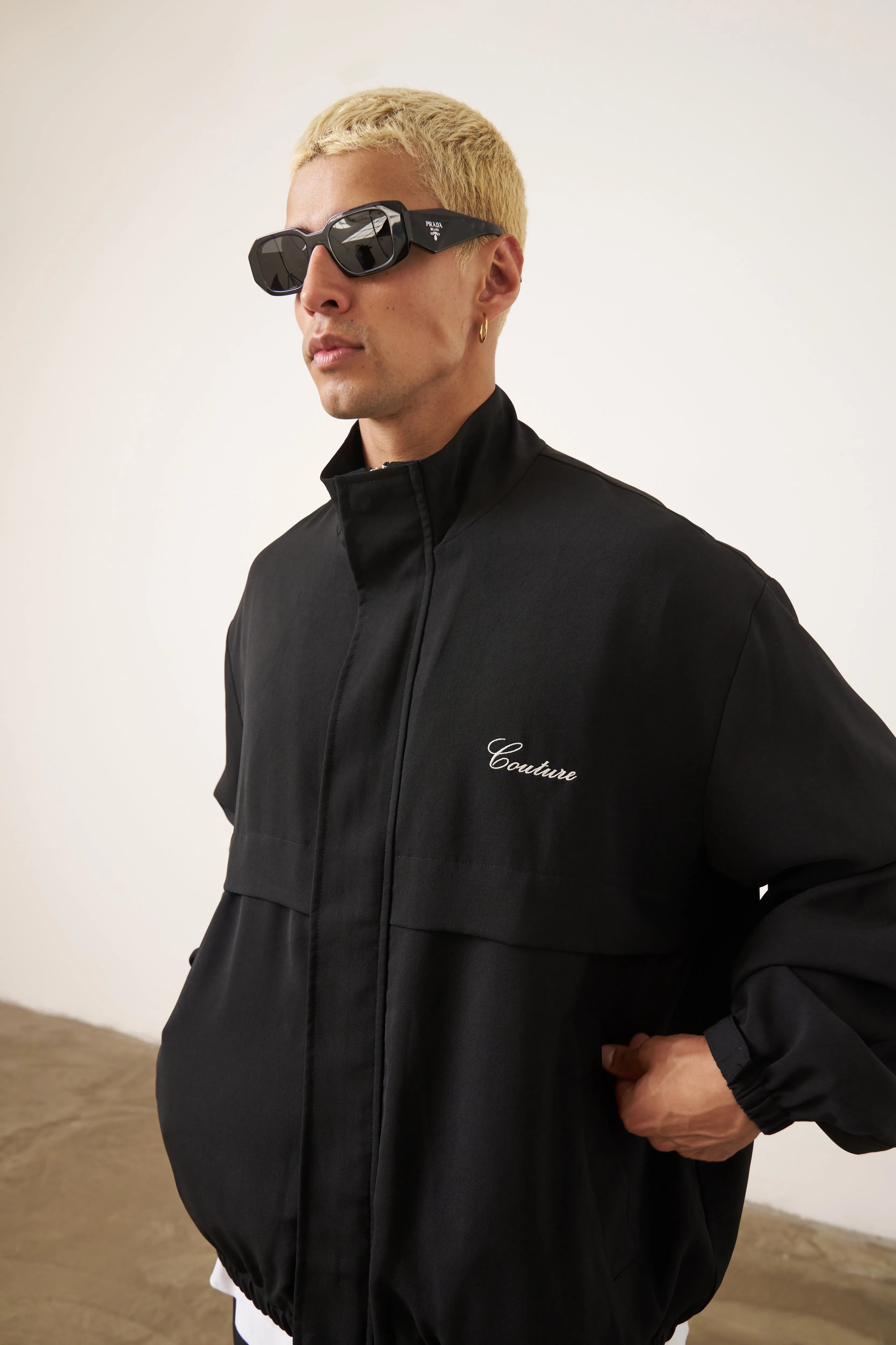 SMART LIGHTWEIGHT TRACK JACKET - BLACK