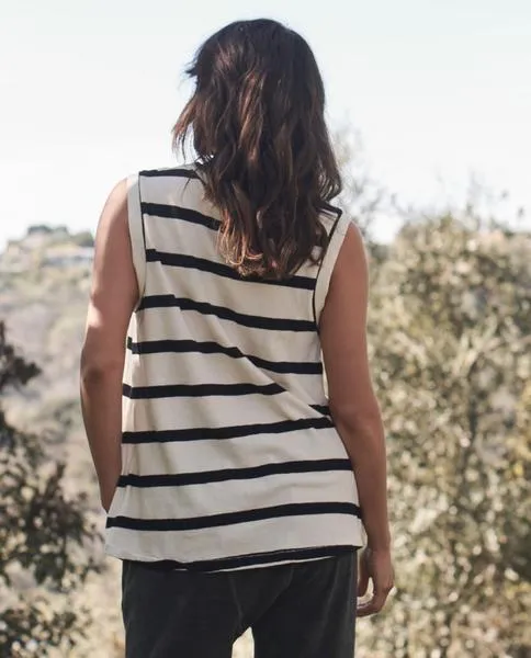 The Great - The Sleeveless Crew Cream Stripe