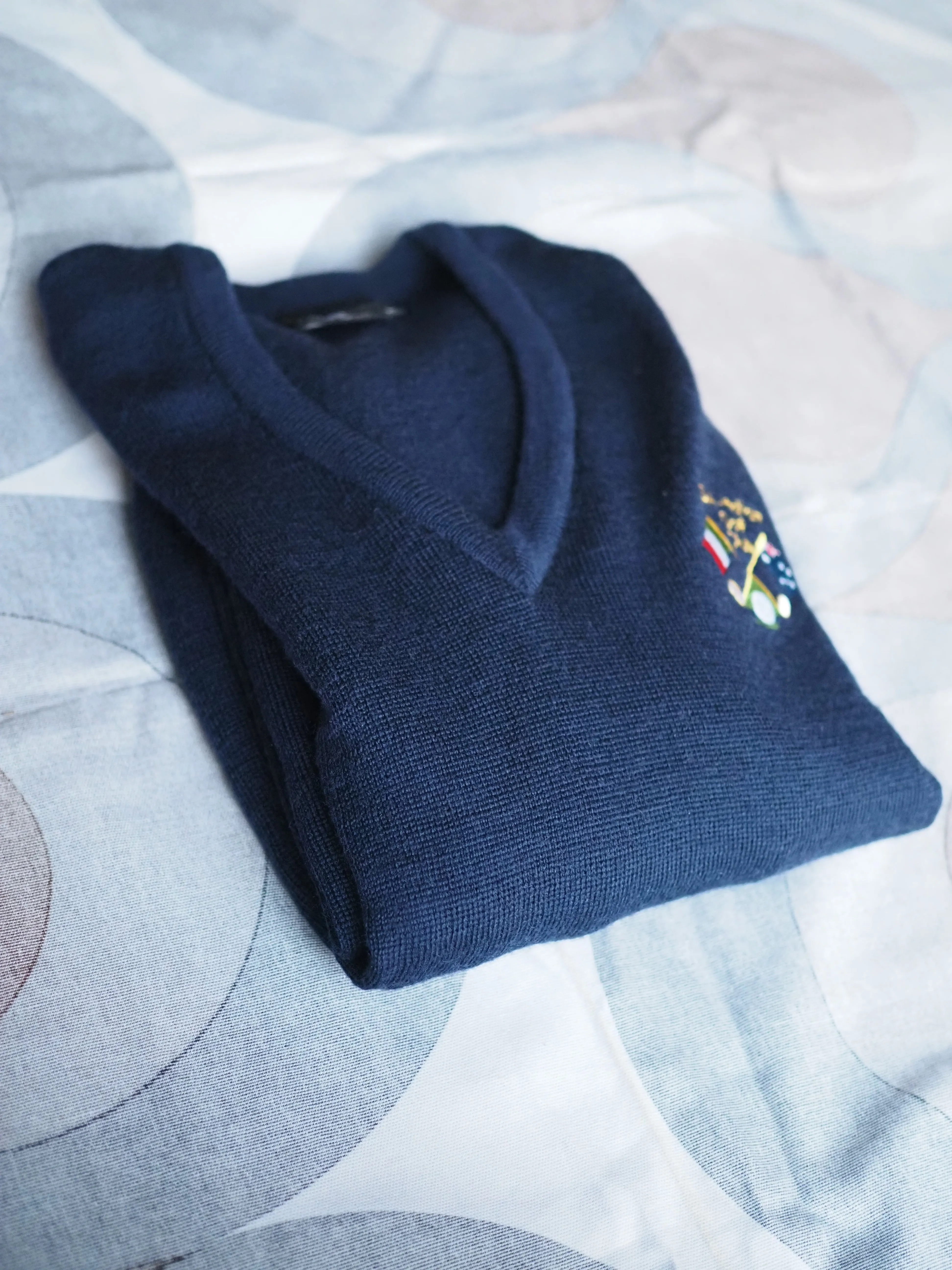 Vintage 1980s v-neck pure wool navy jumper, made in Australia, Large